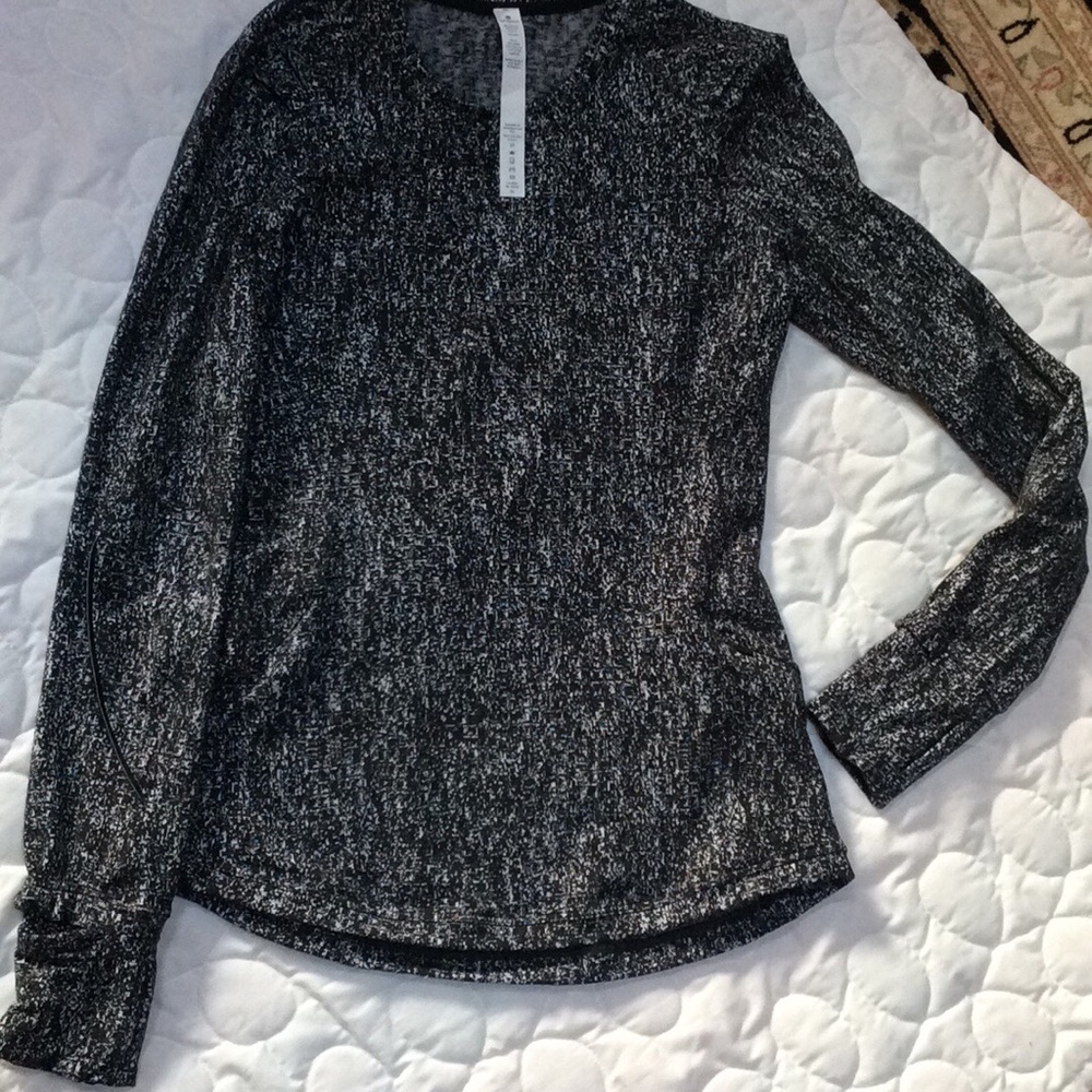 Lululemon Black and White Long Sleeve Top